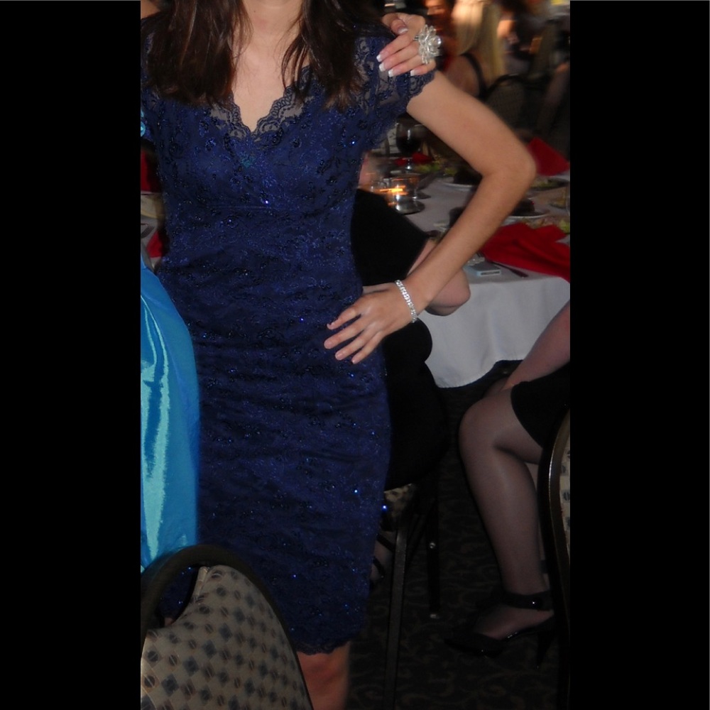 Macy’s Navy Blue Tiered Lace Sequined Beaded Bodycon Dress, Size 4